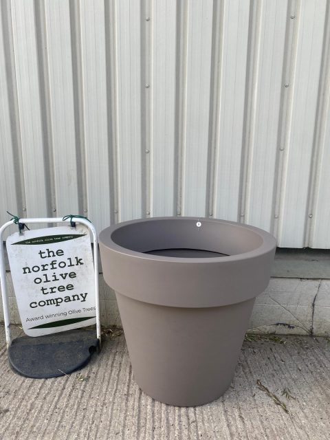 lightweight outdoor planter