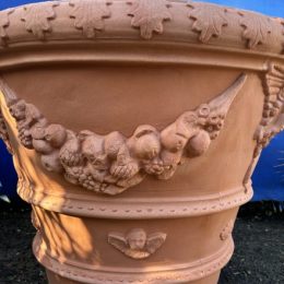 Italian large garden pot (510 litres)